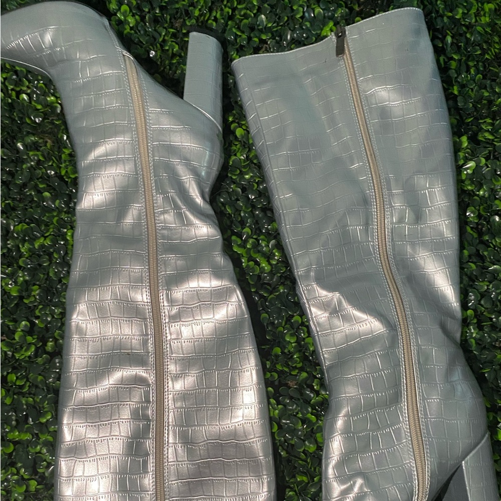 Snake Skin boots , silver metallic shoes size 7